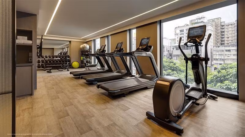 Tập luyện thêm phần mãn nhãn với tầm view giữa tầng không (Ảnh minh hoạ) Tập luyện thêm phần mãn nhãn với tầm view giữa tầng không (Ảnh minh hoạ)