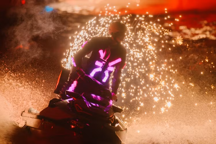 H2O Events và LaserVision là những tên tuổi lớn đứng sau siêu phẩm