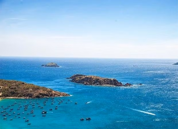 Hòn Sẹo hoang sơ nằm giữa biển xanh (Ảnh sưu tầm) Hòn Sẹo hoang sơ nằm giữa biển xanh (Ảnh sưu tầm)