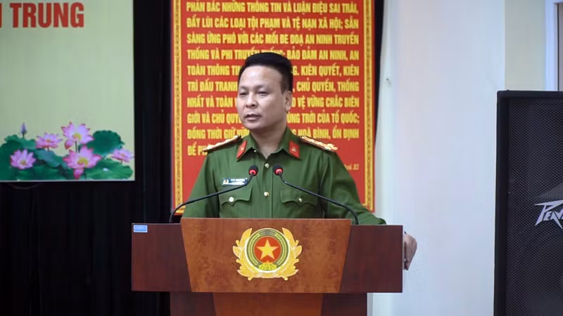 Đại tá Trần Anh Tuấn, Trưởng Phòng Cảnh sát môi trường CATP phát biểu tại Lễ phát động Đại tá Trần Anh Tuấn, Trưởng Phòng Cảnh sát môi trường CATP phát biểu tại Lễ phát động