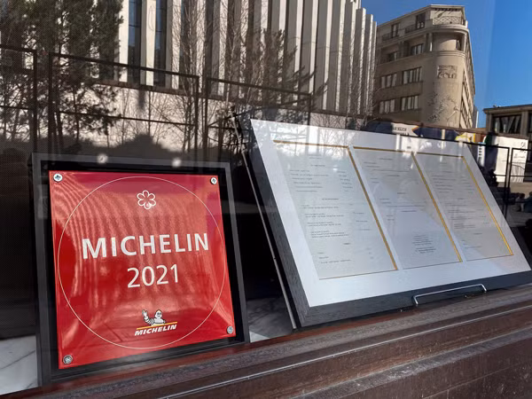 Michelin Guide là hệ thống đánh giá ẩm thực uy tín trên thế giới