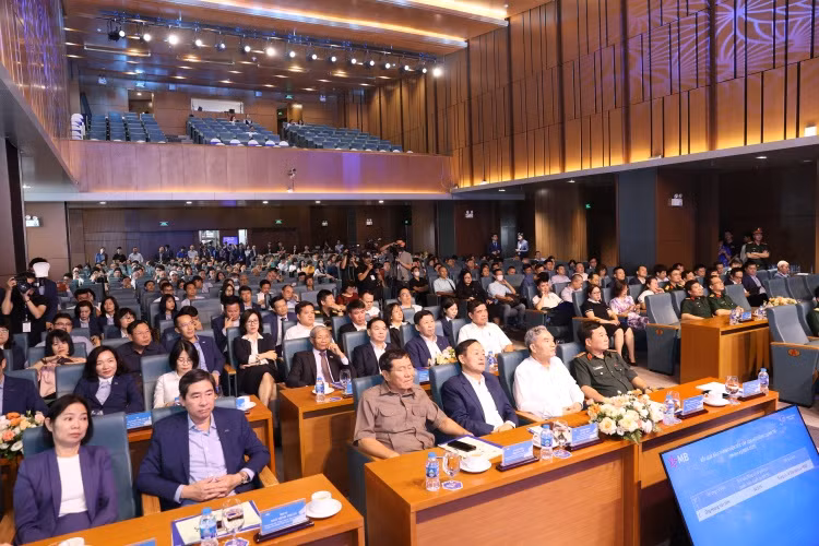 Toàn cảnh ĐHĐCĐ MB ngày 15/6/2024