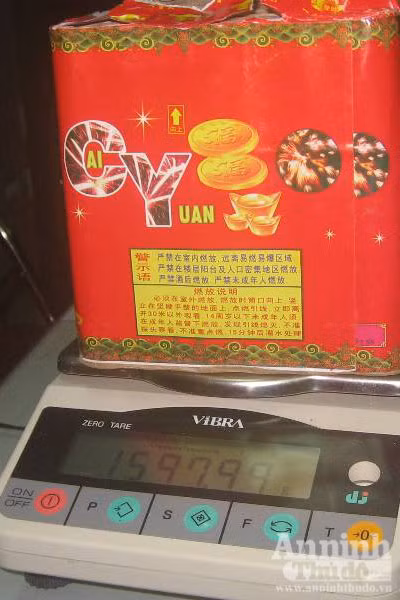Cân điện tử xác định trọng lượng chính xác từng loại pháo