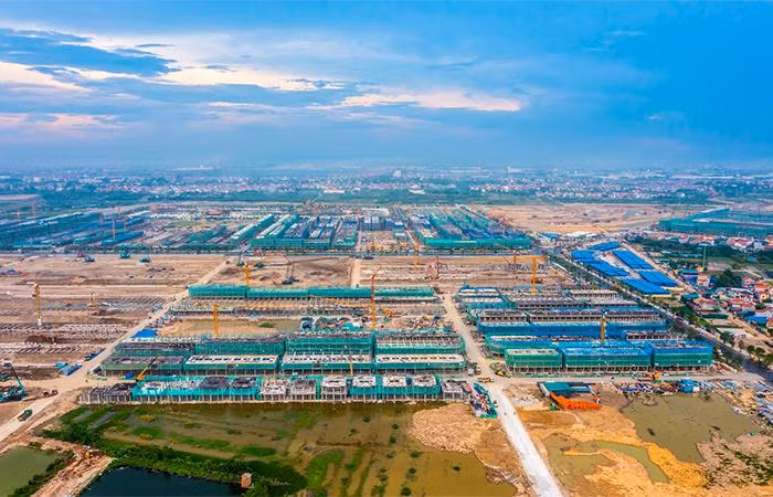 Hàng loạt hạng mục công trình dành cho cộng đồng ở Vinhomes Ocean Park 2 – The Empire đang được đẩy nhanh tiến độ xây dựng, giúp hệ thống tiện ích đồng bố có thể sớm vận hành Hàng loạt hạng mục công trình dành cho cộng đồng ở Vinhomes Ocean Park 2 – The Empire đang được đẩy nhanh tiến độ xây dựng, giúp hệ thống tiện ích đồng bố có thể sớm vận hành