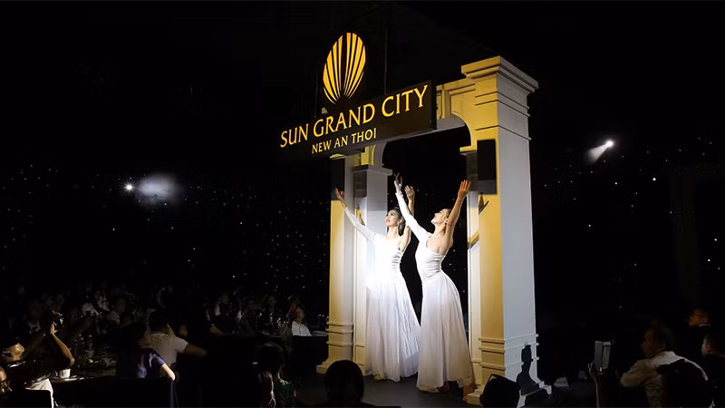 Gala Dinner sẽ làm nóng sân khấu chính. Gala Dinner sẽ làm nóng sân khấu chính.