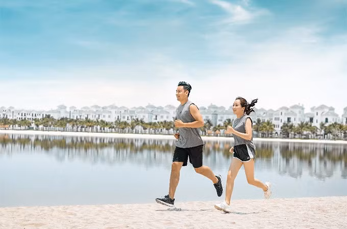 Chạy bộ trên bờ cát khởi đầu ngày mới là trải nghiệm độc nhất giữa Hà Nội của cư dân Vinhomes Ocean Park (Gia Lâm, Hà Nội)