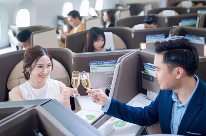 Với tiết trời mát mẻ, mùa thu được nhiều cặp đôi và các "tín đồ xê dịch" chọn để đi du lịch Với tiết trời mát mẻ, mùa thu được nhiều cặp đôi và các "tín đồ xê dịch" chọn để đi du lịch