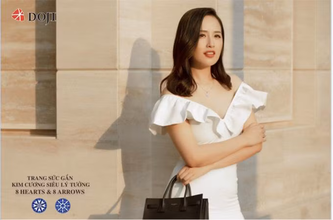 Hoa hậu Mai Phương Thuý tỏa sáng trên phố với trang sức kim cương 8 Hearts & 8 Arrows Hoa hậu Mai Phương Thuý tỏa sáng trên phố với trang sức kim cương 8 Hearts & 8 Arrows