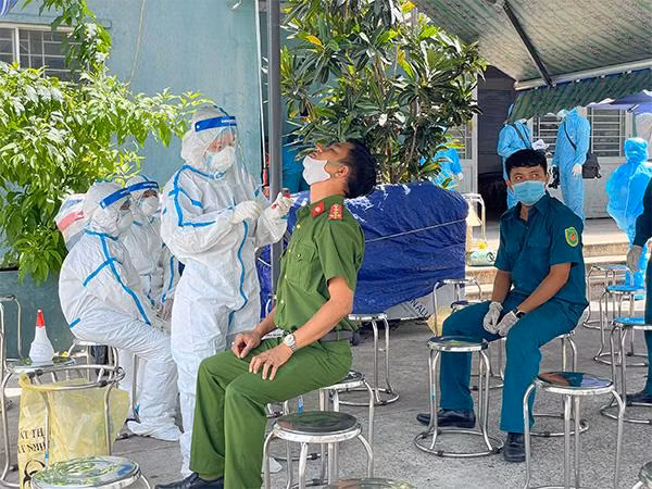 Con số ca nhiễm giảm dần sau 10 ngày “tổng lực” là thành quả bước đầu của người dân và chính quyền thành phố