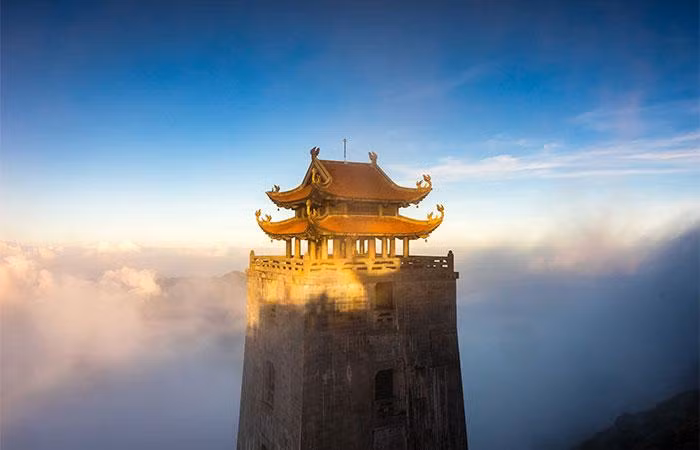 NAG Tô Bá Hiếu chụp quần thể tâm linh trên đỉnh Fansipan