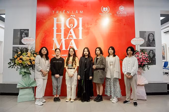 Nhóm tác giả là các học sinh cấp 2, cấp 3 Vinschool đã mang lại một cái nhìn trẻ trung và đầy cảm hứng cho người thưởng lãm