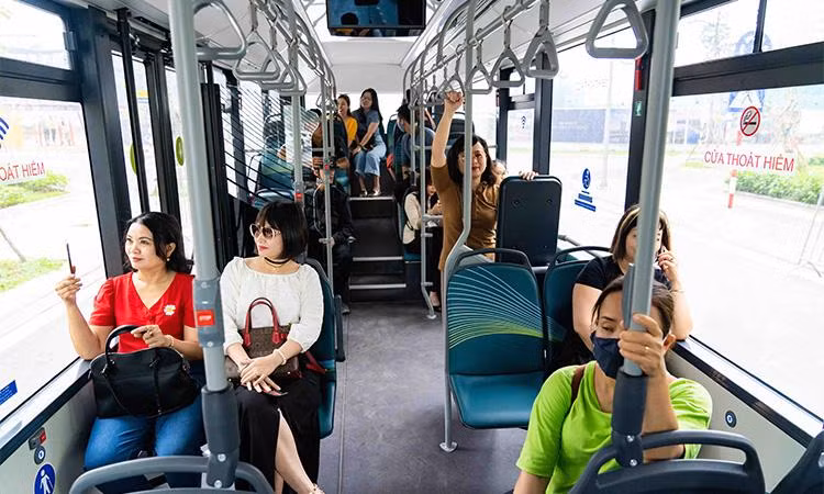 Xe buýt điện VinBus khi đi vào vận hành được kỳ vọng sẽ góp phần thay đổi định kiến của nhiều hành khách với phương tiện công cộng