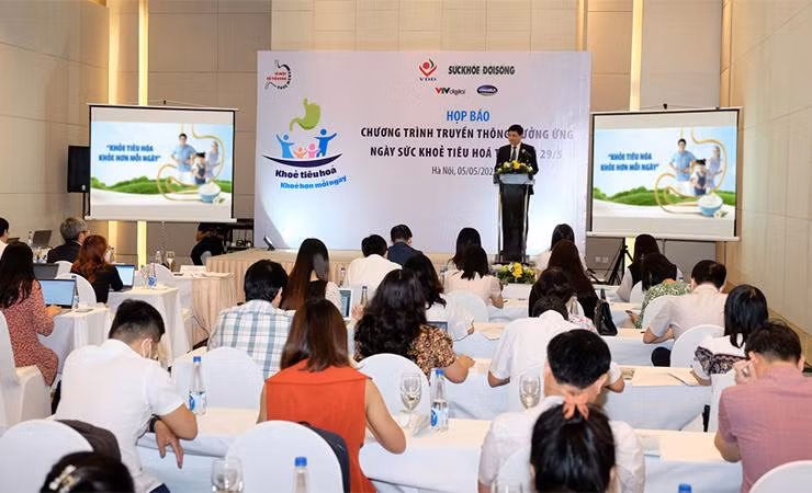 Đại diện Viện dinh dưỡng quốc gia chia sẻ các thông tin hữu ích về tầm quan trọng của hệ tiêu hóa khỏe mạnh đối với cơ thể người.