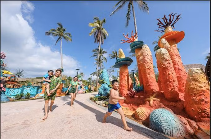 Công viên nước Aquatopia tại Sun World Hon Thom Nature Park Công viên nước Aquatopia tại Sun World Hon Thom Nature Park