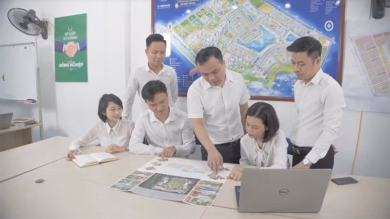 Sản phẩm hàng hiệu P1 trong lòng “quận Ocean” sôi động đang lan tỏa tinh thần hào hứng bán hàng xuyên Tết cho các nhân viên kinh doanh bất động sản Sản phẩm hàng hiệu P1 trong lòng “quận Ocean” sôi động đang lan tỏa tinh thần hào hứng bán hàng xuyên Tết cho các nhân viên kinh doanh bất động sản