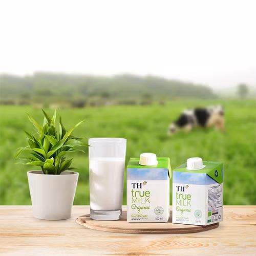 Đến cuối 2021, TH true MILK chiếm xấp xỉ 45% thị phần trong ngành hàng sữa nước tại Việt Nam. Đến cuối 2021, TH true MILK chiếm xấp xỉ 45% thị phần trong ngành hàng sữa nước tại Việt Nam.