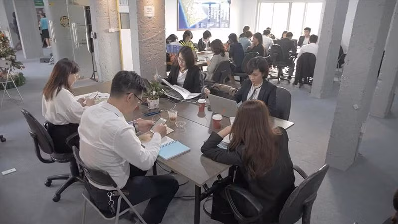 Ước tính, trong số gần 1.000 cuộc gọi tư vấn hàng ngày, có tới 2/3 khách hàng đều hỏi về căn hộ toà P1 Ước tính, trong số gần 1.000 cuộc gọi tư vấn hàng ngày, có tới 2/3 khách hàng đều hỏi về căn hộ toà P1