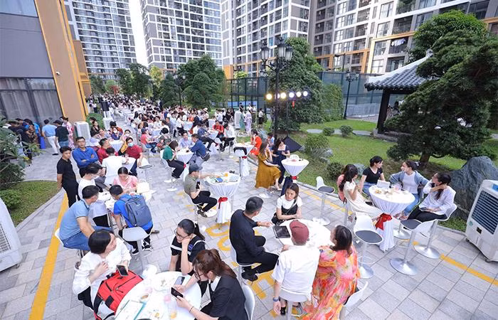 400 khách hàng đã tham dự “Tiệc trà an nhiên” chiều ngày 4/6 để tìm hiểu dự án The Zenpark trong lòng “quận Ocean”