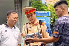 Công an Hà Nội sử dụng UAV "soi" vi phạm, giải quyết ùn tắc Vành đai 3