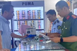 Công an phường Phú Lương: Đấu tranh phòng, chống buôn lậu và gian lận thương mại