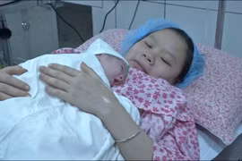 Bộ Y tế đề xuất hỗ trợ tiền, hiện vật nuôi trẻ đến 1 tuổi để khuyến khích sinh con