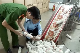 Thu giữ hơn 19 tấn bánh kẹo cho trẻ em là hàng giả