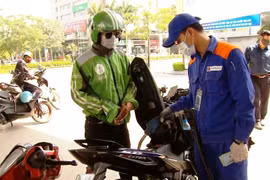 Đề xuất doanh nghiệp tự quyết giá xăng dầu, phải công bố trước 30 phút