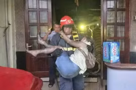 TP Hồ Chí Minh: Cháy khách sạn 6 tầng lúc rạng sáng, 2 người tử vong