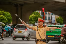 Hà Nội: Phân luồng giao thông phục vụ cầu truyền hình "Đi tìm đồng đội – Sao sáng dẫn đường"