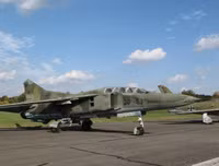 Cận cảnh tiêm kích cánh cụp cánh xòe MiG-23 của Ấn Độ vừa bị rơi cháy rụi
