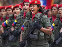 Bất ngờ trước vẻ đẹp nữ binh sĩ 'quốc gia hoa hậu' Venezuela