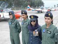 Vẻ đẹp cuốn hút say lòng người của nữ binh sĩ Pakistan