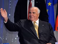 Vĩnh biệt ông Helmut Kohl - người phá đổ bức tường Berlin để tạo nên nước Đức hiện đại