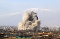 Phòng không Syria mạnh mẽ đáp trả cuộc tấn công của Mỹ và đồng minh