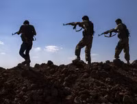 Lực lượng đối lập được Mỹ hậu thuẫn đang làm quân chính phủ Syria khốn đón là ai?
