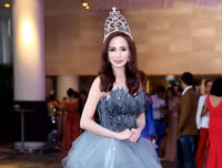 Hoa khôi Bảo Ngọc xuất hiện rạng rỡ sau đăng quang