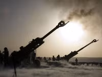 Mỹ bất ngờ đưa lựu pháo mạnh nhất hành tinh tới Syria, dội bão lửa xuống IS