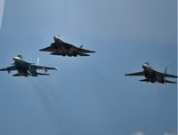 Sukhoi T-50 kỳ quan của Nga và kỳ phùng địch thủ F-22 của Mỹ