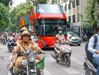 Xe buýt 2 tầng, viễn cảnh tươi sáng cho người dân thưởng ngoạn và đi lại trở nên xa vời