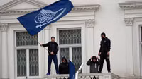 Anh: Bắt giữ 4 người xâm nhập Đại sứ quán Iran