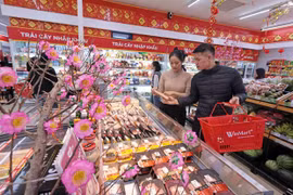 Nhiều chợ, siêu thị mở cửa trở lại, giá cả hàng hóa cơ bản ổn định