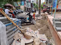Ngổn ngang phố 