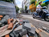 Ngổn ngang phố 