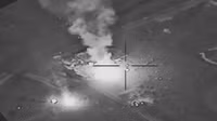 [ẢNH] Mỹ không kích lực lượng do Iran hậu thuẫn tại Syria