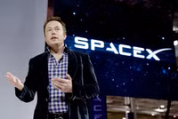 [ẢNH] Hai tỉ phú Elon Musk và Jeff Bezos 