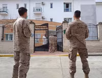 Trưng dụng sân băng làm nhà xác, Tây Ban Nha kêu gọi NATO hỗ trợ chống dịch Covid-19