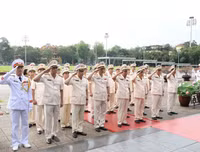 Lãnh đạo Đảng, Nhà nước đặt vòng hoa, vào lăng viếng Chủ tịch Hồ Chí Minh