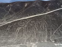 Hơn 140 hình vẽ bí ẩn trên cát ở Peru gửi thông điệp gì của người xưa?