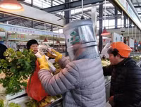 Những ý tưởng ‘thời trang bá đạo’ phòng chống virus Covid-19