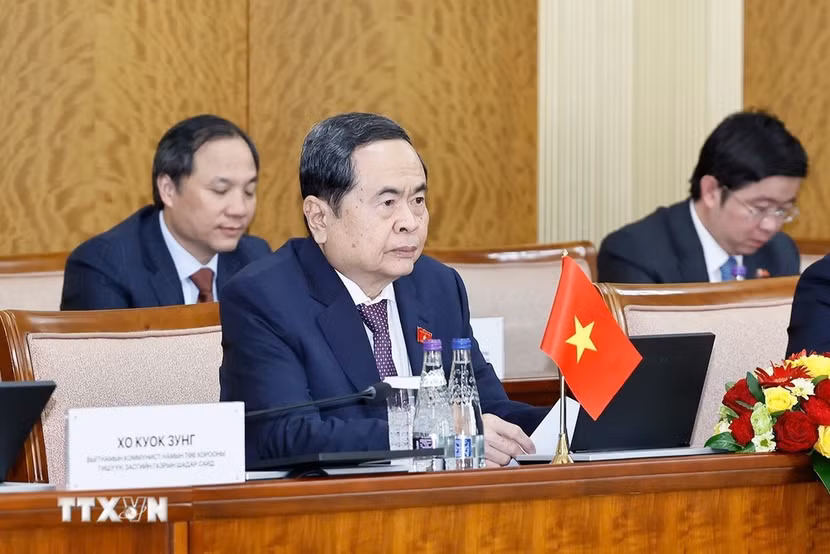 Chủ tịch Quốc hội Trần Thanh Mẫn hội đàm với Chủ tịch Quốc hội Mông Cổ Sandag Byambatsogt. (Ảnh: Doãn Tấn/TTXVN)